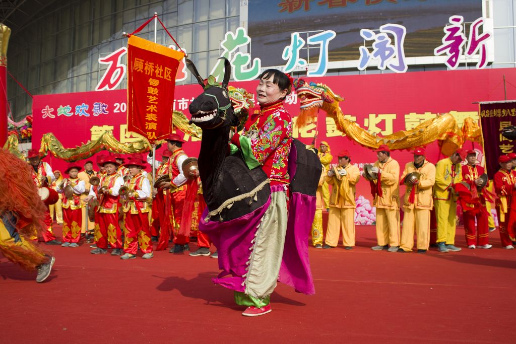 最新花燈跳法，舞蹈藝術(shù)的探索與創(chuàng)新