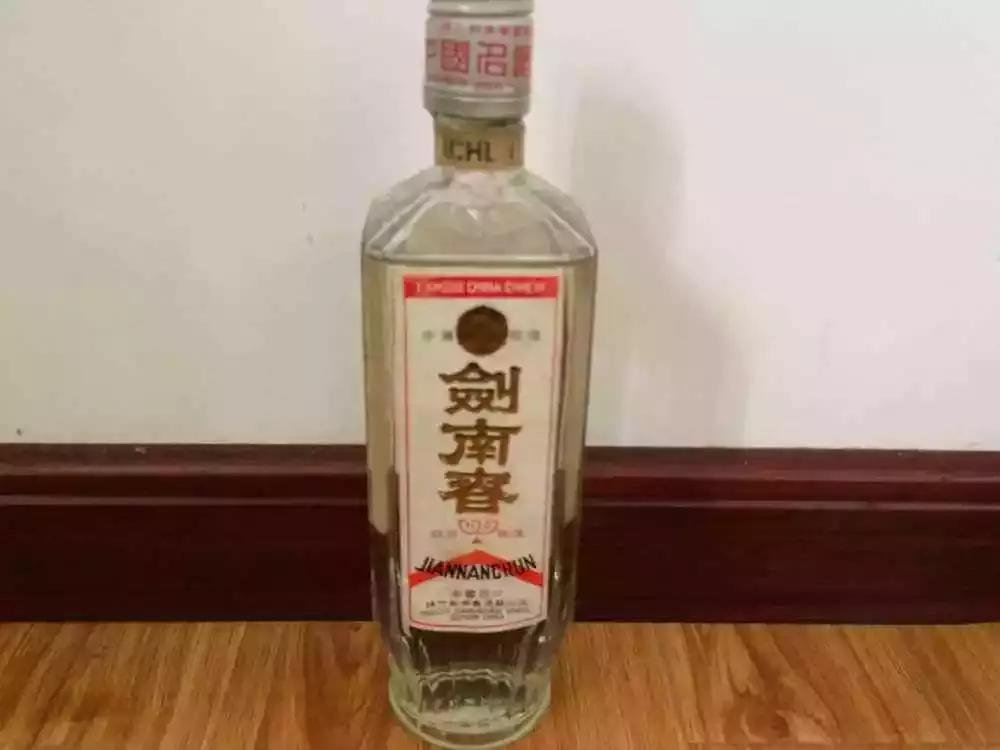 中國(guó)白酒最新排名，品質(zhì)與影響力的綜合評(píng)估榜單出爐！